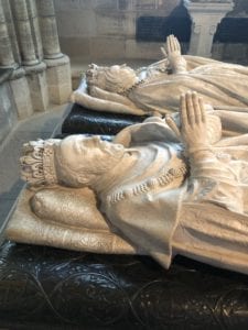 Statues on the tomb of Henry II and Catherine de' Medici 