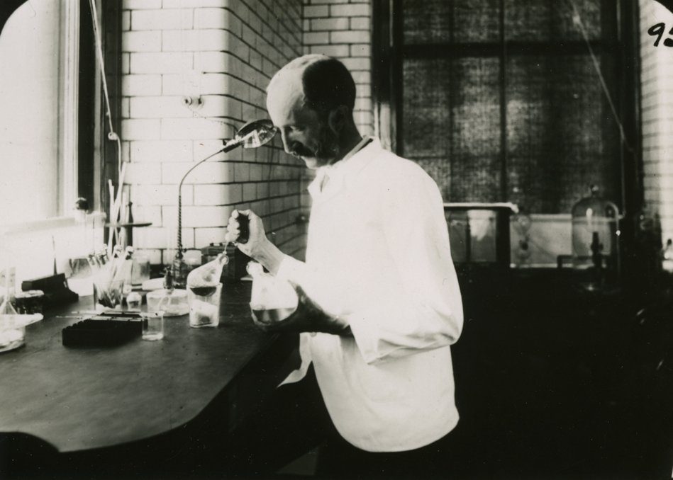 Edward Livingston Trudeau at work in the lab