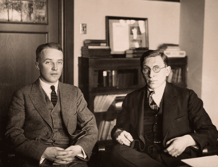 Charles Best (left) and Frederick Banting (right)